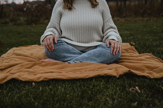 An Introduction to Meditation & Mindfulness: Creating a Simple Morning Routine That Works for You - Cozy-hearted