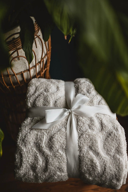 The Warm-hearted: 100% Recycled Blanket - Cozy-hearted